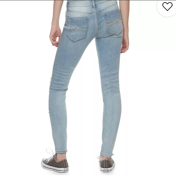 NWOT Mudd Distressed Ripped Light Blue Women's Low Rise Skinny Jeans Denim 9 - Picture 2 of 7
